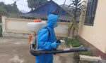 Phun khử khuẩn phòng dịch bệnh.