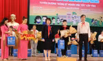 Dũng sỹ nghìn việc tốt được tôn vinh, khen thưởng .Ảnh: Duy Chiến 