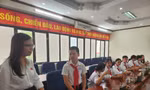 Có ý kiến với Đại biểu Quốc hội tỉnh Lạng Sơn. Ảnh: Duy Chiến 