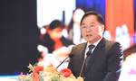 'Năm nào, hội đồng xét tuyển cũng rưng rưng nâng lên đặt xuống từng hồ sơ'