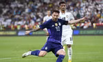 Messi bị căng cơ nhưng vẫn kịp trở lại ở trận mở màn của đội tuyển Argentina tại World Cup 