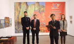 Đại sứ Nguyễn Hồng Thạch phát biểu tại Triển lãm tranh về đề tài Việt Nam do các họa sĩ Ukraine sáng tác nhân dịp kỷ niệm 30 năm thiết lập quan hệ ngoại giao Việt Nam – Ukraine ngày 10/2. (Ảnh: FB) 