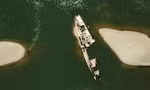 Một con tàu nổi lên khi sông Danube chịu hạn hán nghiêm trọng. (Ảnh: Reuters)