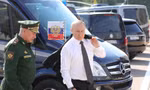Tổng thống Nga Vladimir Putin (phải) và Bộ trưởng Quốc phòng Sergei Shoigu. (Ảnh: Reuters)