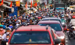 Dòng xe kẹt cứng hàng dài chờ qua Phà Cát Lái 