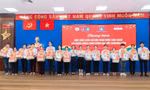 Trao quà cho cán bộ Đoàn, Hội có hoàn cảnh khó khăn dịp Tết Nguyên đán Giáp Thìn 2024