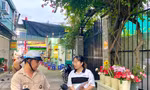 Xe cà phê hoa làm ‘khuynh đảo’ các bạn trẻ Sài Gòn