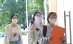 Sinh viên bất ngờ khi học phí tăng đến 25%, trường nói đúng quy định