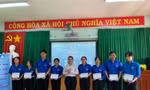 Thăm và tặng quà Đội hình 'Tiếp thức mùa thi' tỉnh Bình Dương