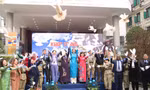 Các đại biểu thả chim bồ câu, thể hiện ước vọng và quyết tâm gìn giữ, vun đắp nền hòa bình. Ảnh: GIA LINH