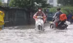 Bão số 2 dị thường