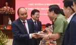 Thủ tướng Nguyễn Xuân Phúc, Phó Thủ tướng Trịnh Đình Dũng làm việc với lãnh đạo TP Hà Nội. Ảnh: VGP