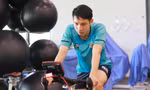 Hùng Dũng đang trải qua quá trình trị liệu phục hồi sau chấn thương để có thể sớm trở lại với sân cỏ 