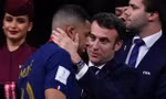 Khoảnh khắc Tổng thống Pháp hôn vợ, ôm Mbappe sau trận thua