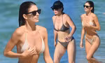Bạn gái Leonardo DiCaprio diện bikini bé xíu ‘đọ dáng’ sexy với mẹ ruột