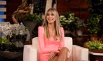 Heidi Klum 'o ép' vòng một trên truyền hình, hé lộ bất ngờ về đôi chân 2 triệu USD