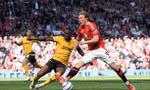 Wolves đánh sập MU ngay tại 'pháo đài' Old Trafford 