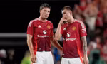 MU thua thảm Liverpool, Ten Hag ‘bẽ mặt’ trước Arne Slot