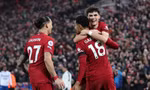 Tân binh ‘khai hỏa’, Liverpool tạm thoát khủng hoảng ở Ngoại hạng Anh