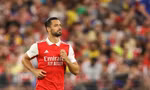 Ngôi sao Arsenal bị đâm trọng thương khi đi siêu thị
