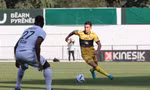 Người hâm mộ Việt Nam chỉ trích Pau FC: Đá còn thua các đội V.League!