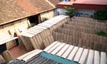 Về làng cổ Thổ Hà xem người dân sản xuất bánh đa nem nổi tiếng