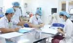 Nhân viên y tế đang phấn khởi với cơ chế cải cách tiền lương, tuy nhiên trên thực tế nhiều khoản thu nhập tăng thêm sẽ bị cắt giảm ảnh: Vân Sơn 