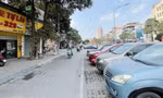 Giá thuê ô tô tự lái tăng gấp đôi vẫn 'cháy' hàng 