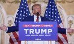 Ông Trump có bài phát biểu sau khi đến trình diện ở toà án tại New York để nhận cáo trạng. (Ảnh: AP)