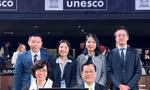 Thứ trưởng Ngoại giao Hà Kim Ngọc tiếp xúc Tổng Giám đốc UNESCO. (Ảnh: Mofa)