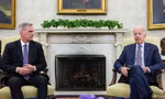 Tổng thống Mỹ Joe Biden và Chủ tịch Hạ viện Kevin McCarthy tại Nhà trắng. (Ảnh: AP)