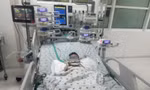 Bé trai gãy nhiều xương sườn, vỡ khí quản sau cú ngã tưởng như vô hại