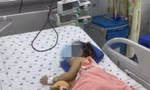 Cả xóm cật lực cứu bé gái đuối nước đã chết lâm sàng