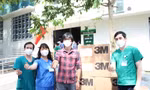 Trao gần 5.000 khẩu trang bảo vệ y bác sĩ tuyến đầu chống dịch COVID-19