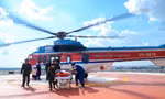 Trực thăng vượt biển đưa cùng lúc 3 bệnh nhân nguy kịch từ Trường Sa về đất liền 
