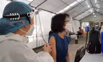 TPHCM: Đã tiêm gần 9 triệu mũi vắc xin ngừa COVID-19