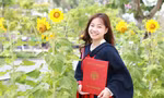 Ra trường đi làm, nhiều bạn trẻ vẫn trở về check-in nơi ghi dấu tuổi thanh xuân