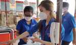 Bạn trẻ Thủ Đức liên tục chốt đơn, ship thực phẩm đến tận nhà người dân 