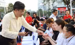 Đưa bạn trẻ về quê đón Tết đoàn viên, lì xì năm mới sinh viên quốc tế