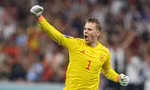 Neuer qua mặt huyền thoại Claudio Taffarel, đi vào lịch sử World Cup