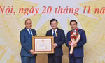 Chủ tịch nước và Thủ tướng trao Huân chương Độc lập hạng Nhất tặng nguyên Phó Thủ tướng Chính phủ Trịnh Đình Dũng.