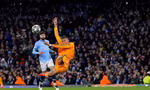 Man City 'tự sát' hay đơn giản là Real quá hay?