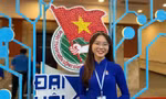 Bạn trẻ trải nghiệm triển lãm thực tế ảo tại lễ ra quân Tháng Thanh niên 2023 ẢNH: VƯƠNG ĐỨC 