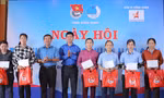 Tỉnh Đoàn Bình Định tặng quà thanh niên công nhân khó khăn