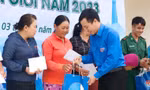Khám bệnh, phát thuốc miễn phí cho người dân xã đảo Nhơn Châu