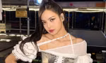 Lisa bị khán giả Hàn Quốc yêu cầu rời khỏi BlackPink, Jennie vạ lây