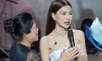 Hà Nhi khóc nức nở giữa đêm nhạc ở Đà Lạt