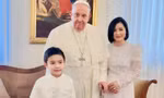 Con trai và vợ cũ Đan Trường diện kiến Giáo hoàng Francis