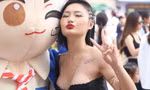 Fan nữ mặc sexy đi xem concert 33 anh trai