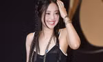 Jennie (BlackPink) diện váy quá ngắn
